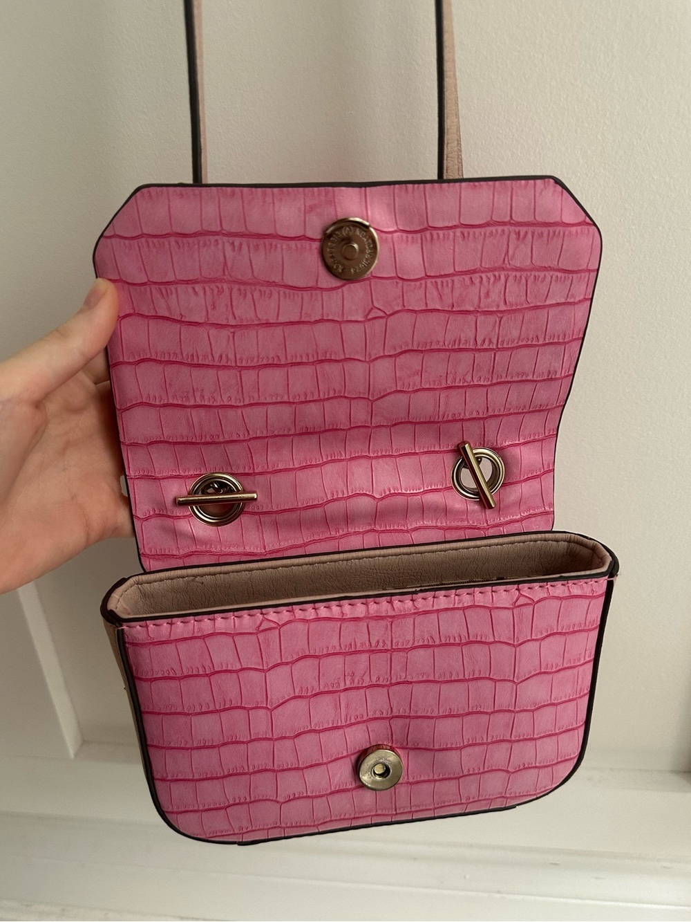 Vintage Guess Two-Tone Pink Crossbody Bag - Picture 3 of 5